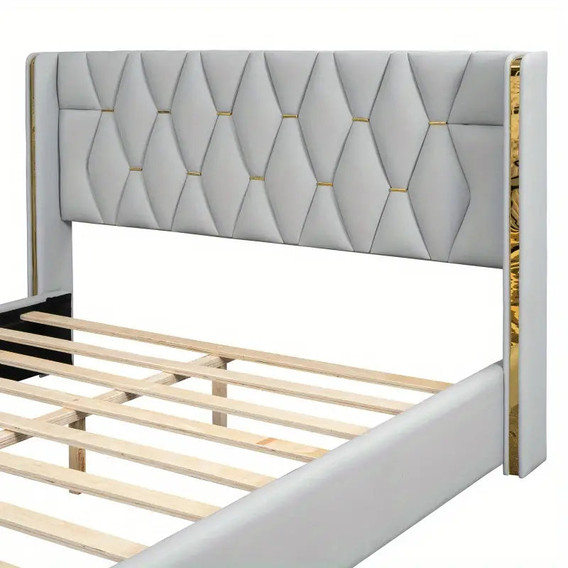 Cama Queen con plataforma y rayas de metal, color beige