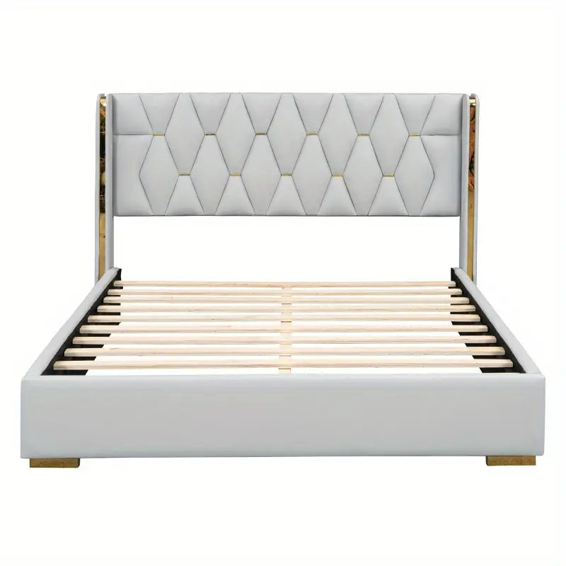 Cama Queen con plataforma y rayas de metal, color beige