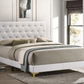 Cama King tapizada con paneles en color blanco Kendall 224401KE 