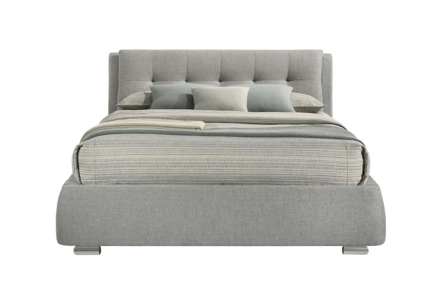 Cama Queen con paneles de almacenaje tapizados Fenbrook en gris 300523Q 