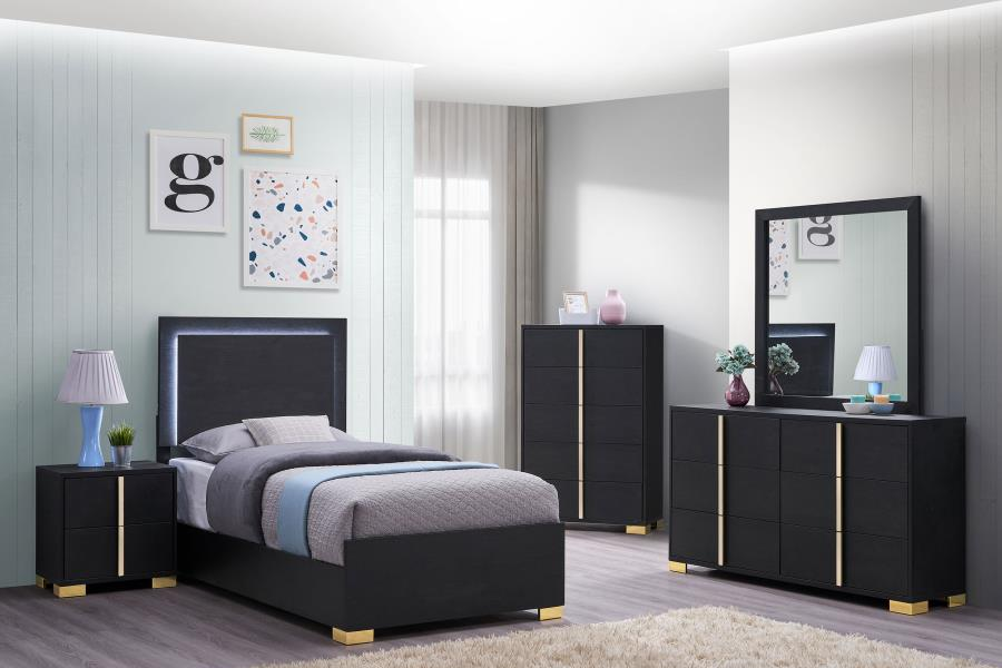 Cama doble con paneles LED de madera Marceline en color negro 222831T 