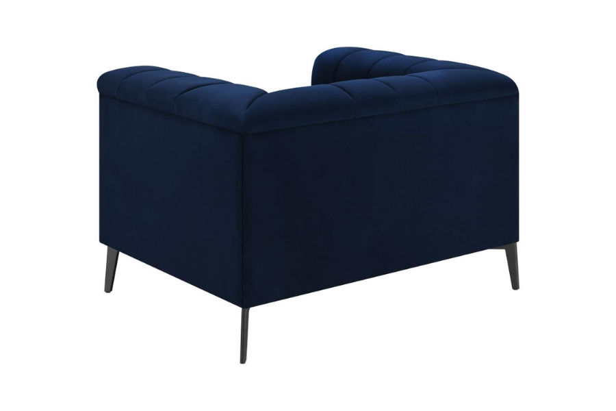 Sillón capitoné con brazos tipo smoking tapizado en color azul 509213 