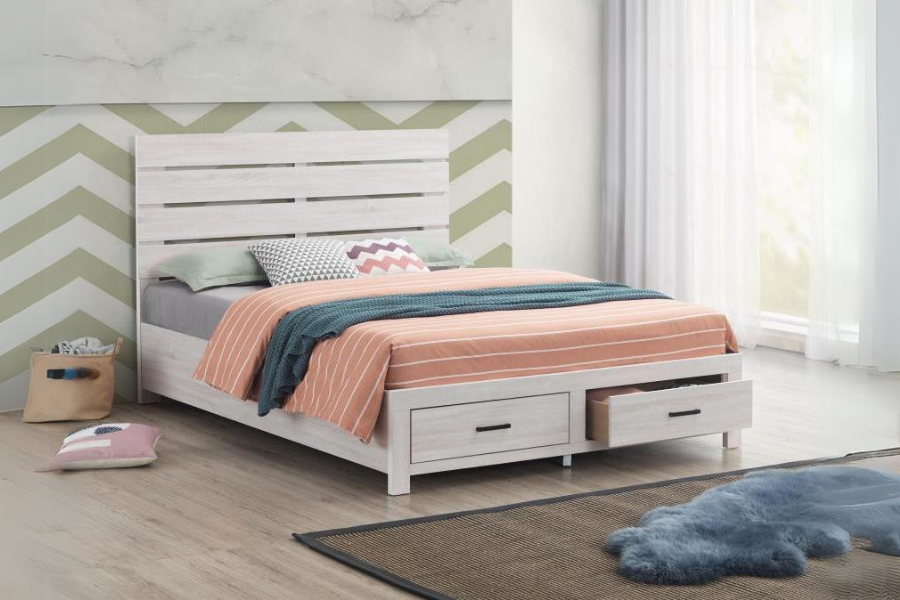 Cama Queen con paneles de almacenaje de madera Brantford en color blanco costero 207050Q 