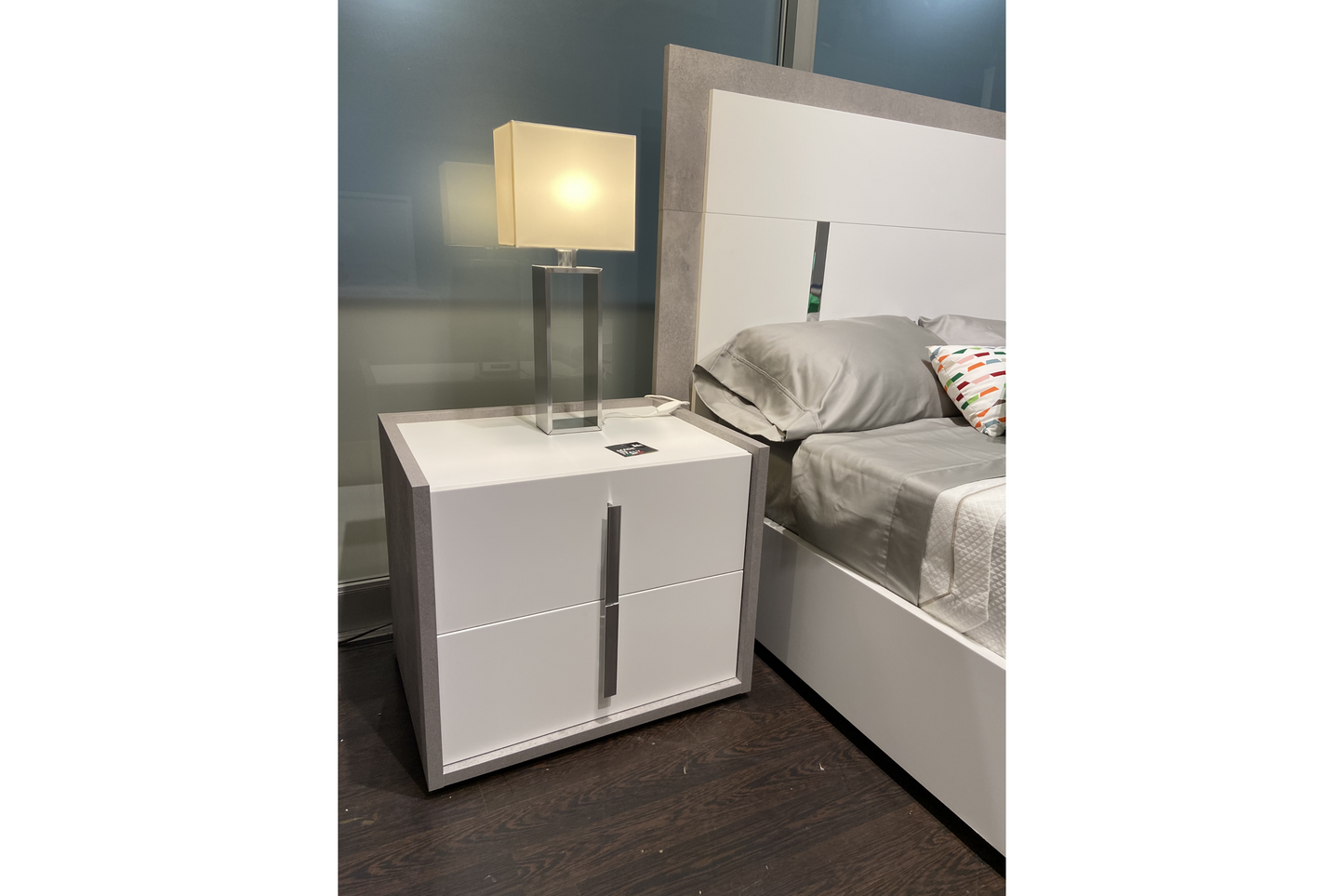 Mesilla de noche Ada Premium para dormitorio SKU: 17448 